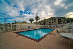 Island Inn
