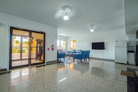 Island Inn