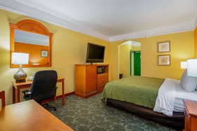 Quality Inn & Suites Beachfront