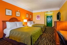 Quality Inn & Suites Beachfront