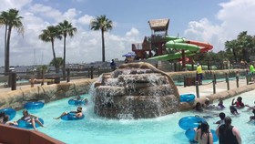 Red Roof Inn Galveston - Beachfront/Convention Ctr.
