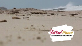Red Roof PLUS+ Galveston - Beachfront