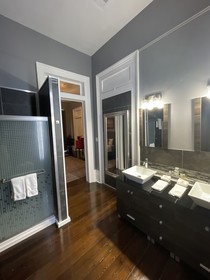 The George Manor