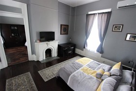 The George Manor