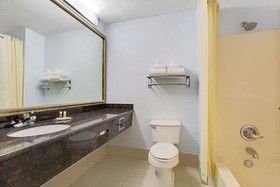 Days Inn by Wyndham Dallas Garland West