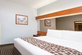 Microtel Inn & Suites by Wyndham Garland/Dallas