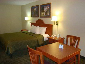 Quality Inn & Suites Garland East Dallas