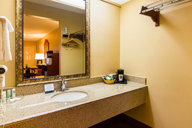 Quality Inn & Suites Garland East Dallas