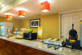 Quality Inn & Suites Garland East Dallas