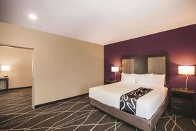 La Quinta Inn & Suites by Wyndham Dallas Northeast-Arboretum