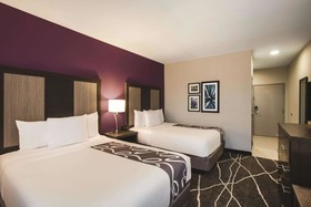 La Quinta Inn & Suites by Wyndham Dallas Northeast-Arboretum