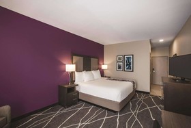 La Quinta Inn & Suites by Wyndham Dallas Northeast-Arboretum
