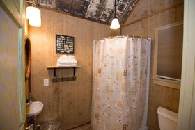 Peacock Cabins