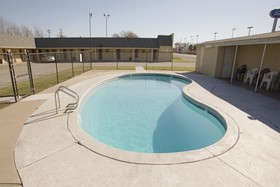Americas Best Value Inn-giddings