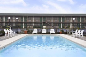 Super 8 by Wyndham Giddings