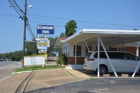 Economy Inn - Gladewater
