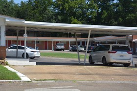 Economy Inn - Gladewater