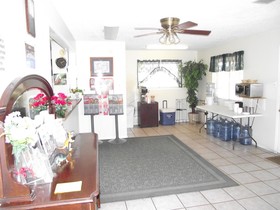 Glen Rose Inn and Suites