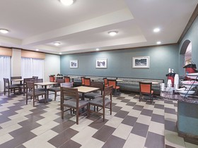 La Quinta Inn & Suites by Wyndham Glen Rose