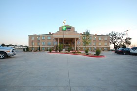 Holiday Inn Express Gonzales