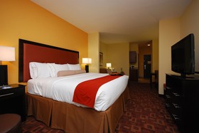 Holiday Inn Express Gonzales