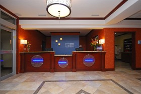 Holiday Inn Express Gonzales