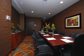 Holiday Inn Express Gonzales