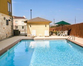 Sleep Inn & Suites Gonzales