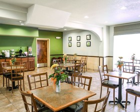 Sleep Inn & Suites Gonzales