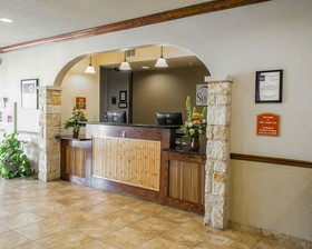 Sleep Inn & Suites Gonzales