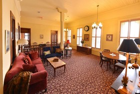 Historic Nutt House Hotel