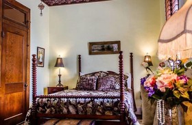 Historic Nutt House Hotel