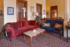 Historic Nutt House Hotel