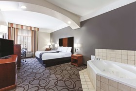La Quinta Inn & Suites by Wyndham Granbury