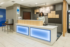 Holiday Inn Express & Suites Dallas - Grand Prairie I-20