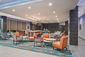 La Quinta Inn & Suites by Wyndham Dallas Grand Prairie North