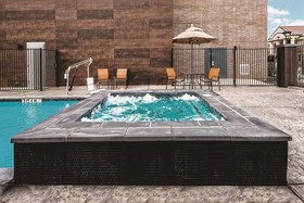 La Quinta Inn & Suites by Wyndham Dallas Grand Prairie North