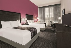 La Quinta Inn & Suites by Wyndham Dallas Grand Prairie North
