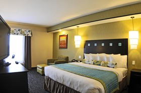 La Quinta Inn & Suites by Wyndham Dallas Grand Prairie South