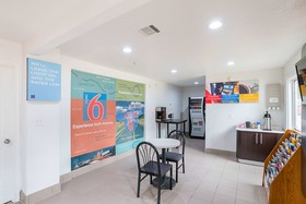 Motel 6 Grand Prairie
