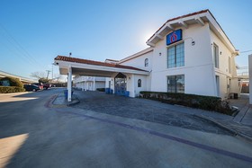 Motel 6 Grand Prairie - Interstate 30
