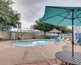 Quality Inn & Suites