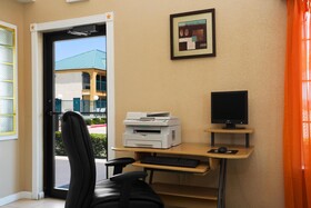 Super 8 by Wyndham Grand Prairie Southwest