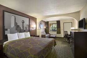 Super 8 by Wyndham Grand Prairie Southwest
