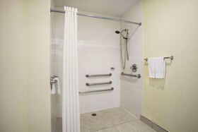 Super 8 by Wyndham Grand Prairie Southwest