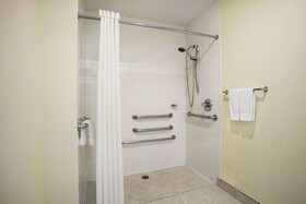 Super 8 by Wyndham Grand Prairie Southwest