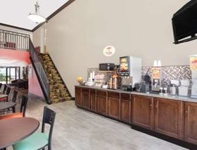 Super 8 by Wyndham Grand Prairie North