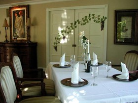 Cozy Rose Inn