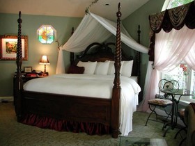 Cozy Rose Inn
