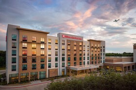 Hilton Garden Inn Grapevine at Silverlake Crossings